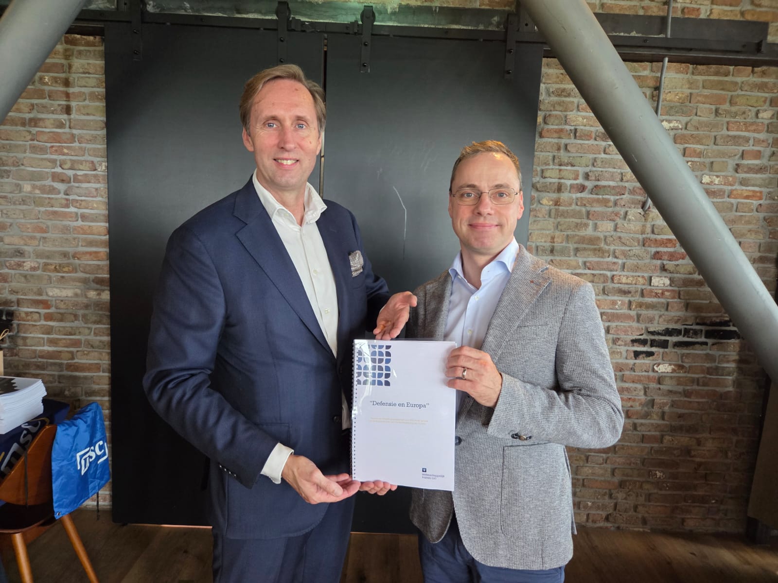Europese herbewapening binnen of buiten de EU